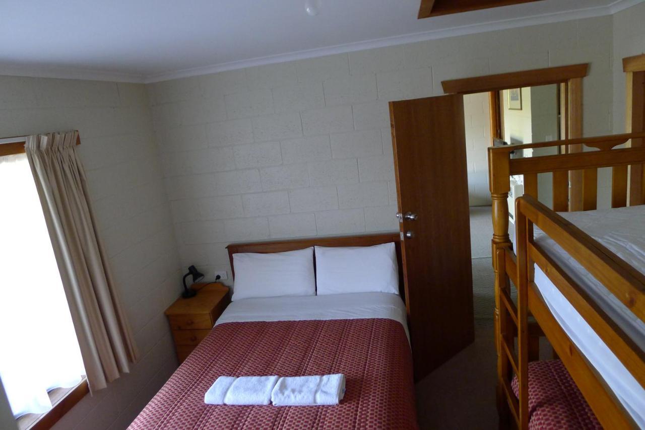 Willaway Motel Apartments Алверстон Екстер'єр фото